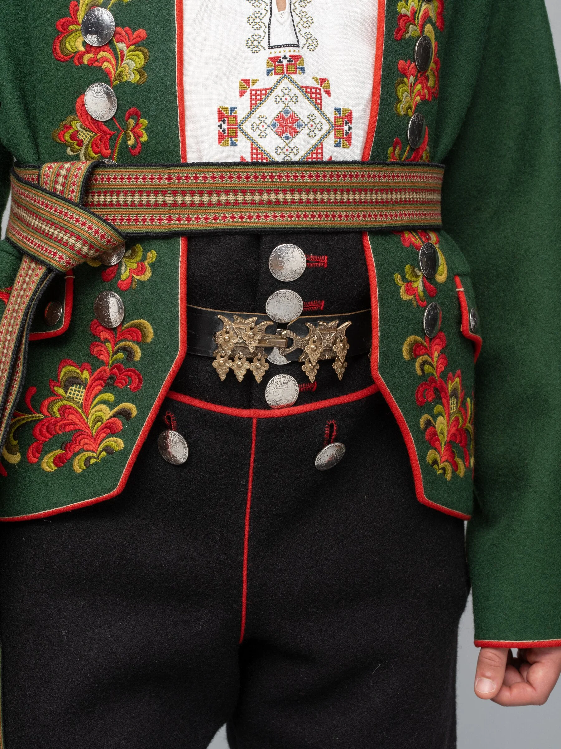 Øst-Telemark Raudtrøyebunad og Øst-Telemark herre fra 1750 - Bilde 9
